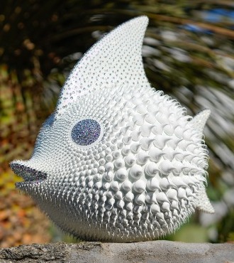 Poisson white - (L) 40 x (H) 44 x 28 (W) cm - Scupture en résine, silicone et cristaux Swarovski