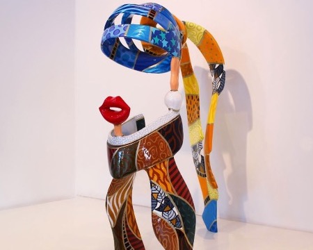 Girl with a pearl - 64 x 39 x 25 cm - Sculpture en aluminium