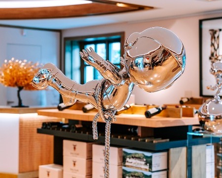 Cosmo en lévitation - Sculpture en inox poli miroir - 160 cm