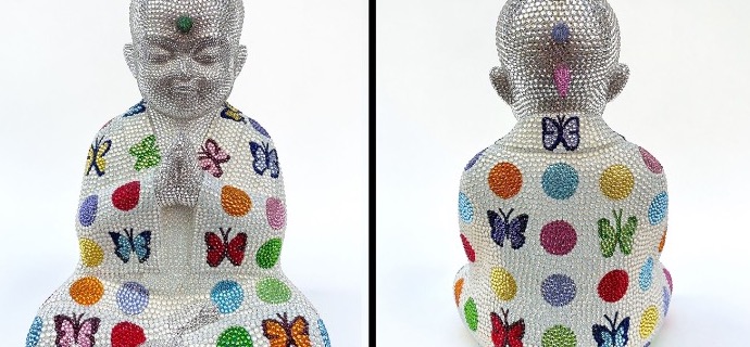 Punk Buddha - Once upon a time feat Hirst - 33 x 22 x 15 cm - Sculpture en fibre de verre, peinture acrylique et cristaux Swarovski