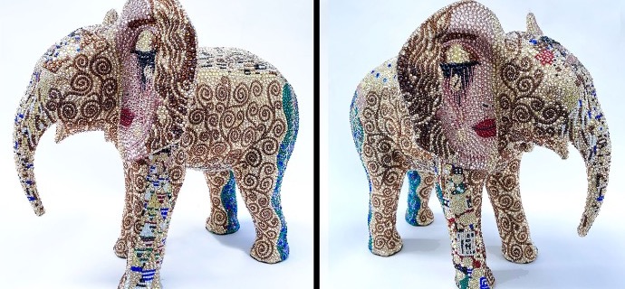 Broken open feat Klimt - 36 x 33 x 41 cm - Sculpture en fibre de verre, peinture acrylique et cristaux Swarovski