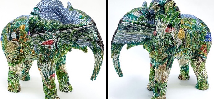 Wanderlust - 36 x 33 x 41 cm - Sculpture en fibre de verre, peinture acrylique et cristaux Swarovski