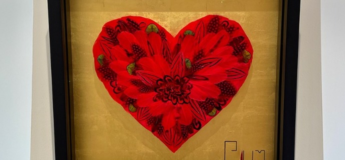 Pocket Love - Gold / Red - 45 x 45 cm - Plumes et dessin