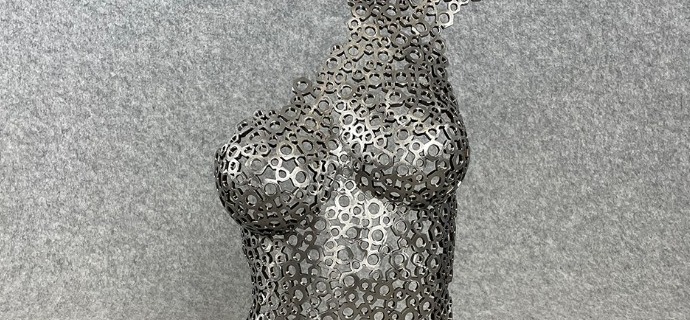 Délicate (Gris) - Sculpture en acier - 64 cm